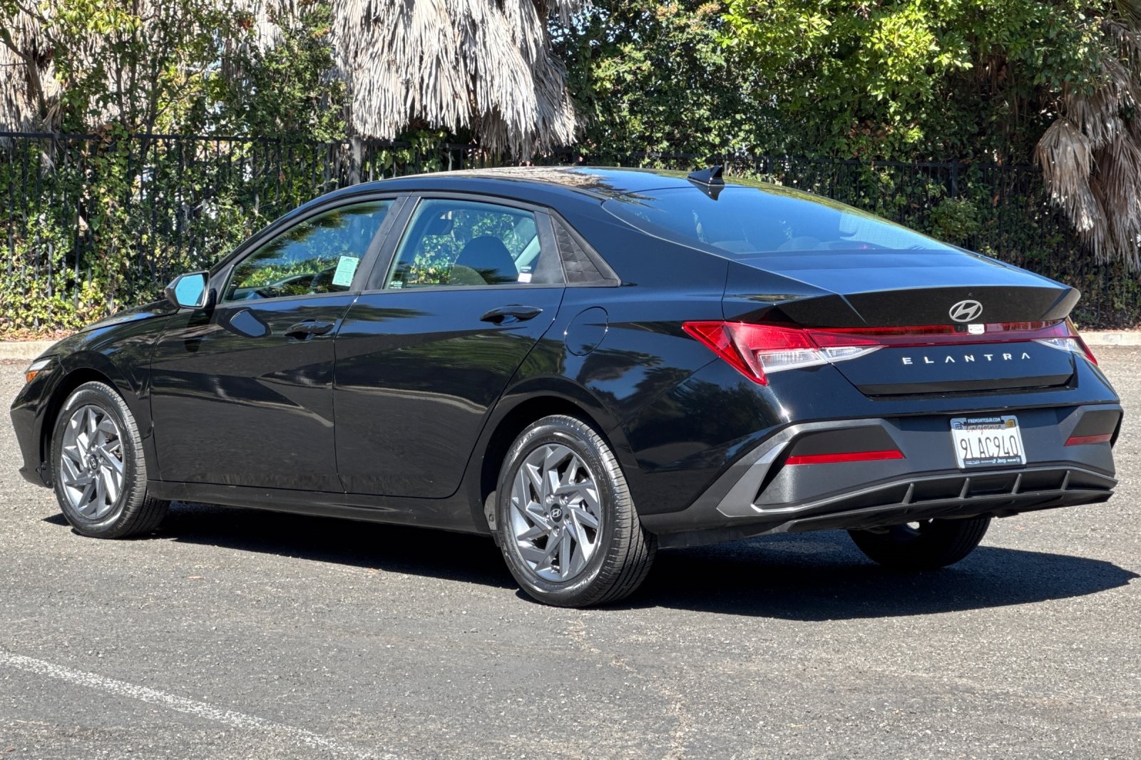 2024 Hyundai Elantra SEL photo 4