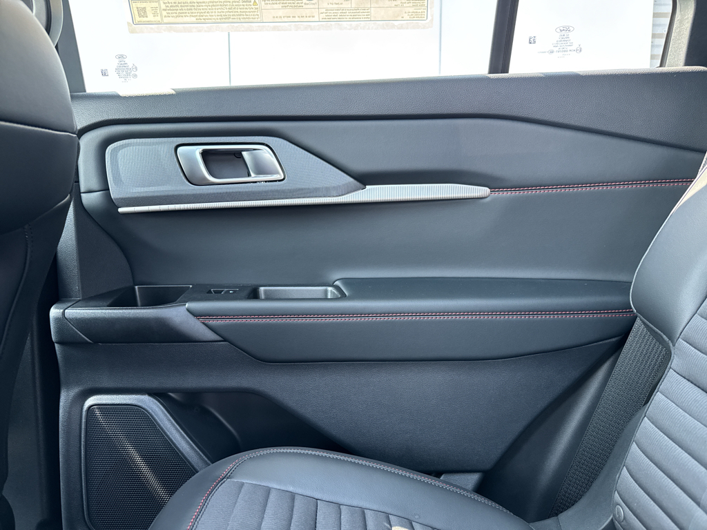 2025 Ford Explorer ST-Line photo 34