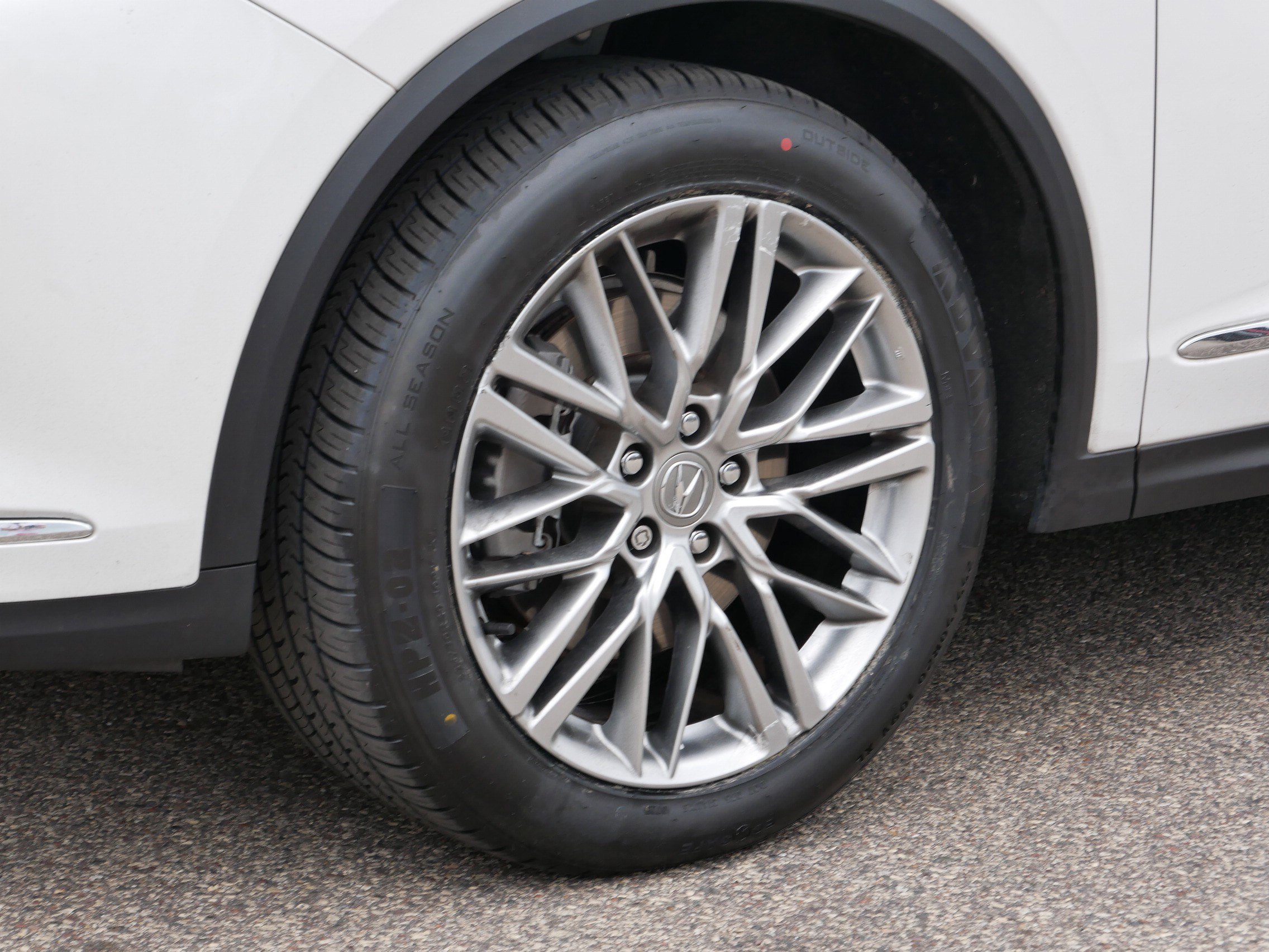2023 Acura MDX SH-AWD Advance photo 14