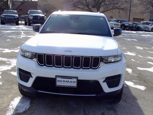 2025 Jeep Grand Cherokee Laredo photo 8