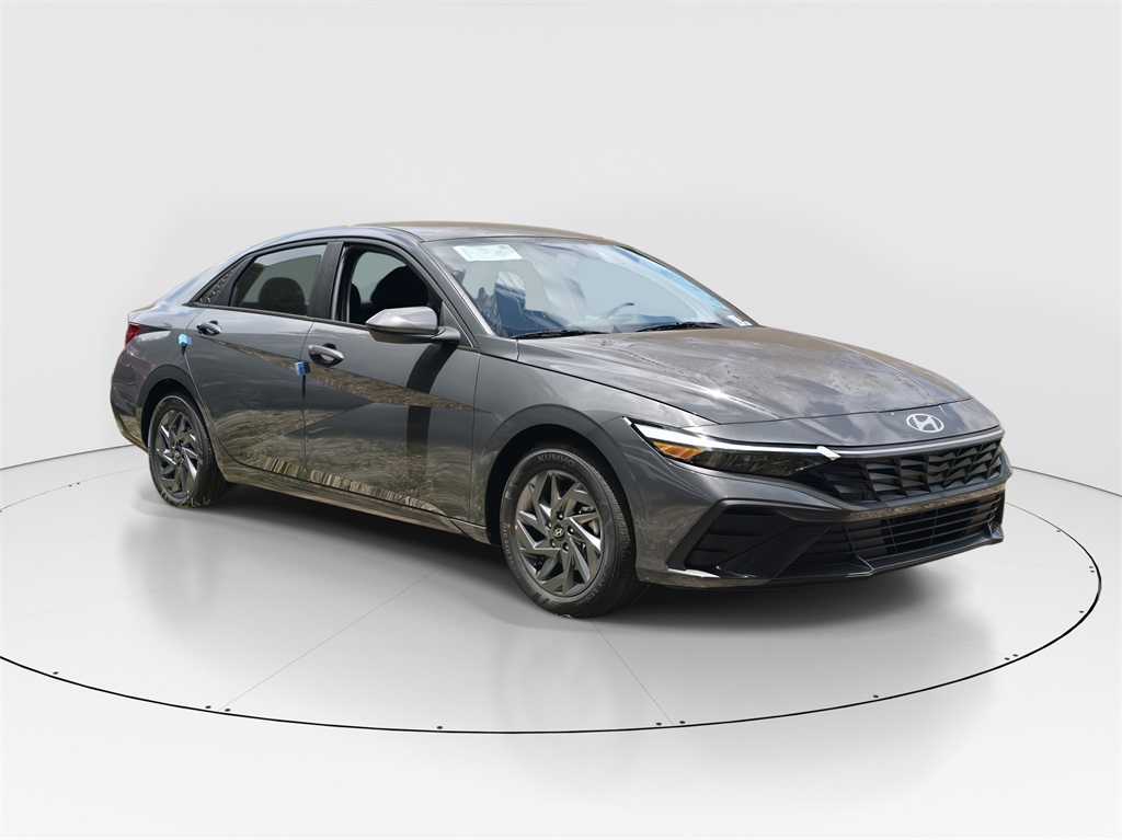 2025 Hyundai Elantra Hybrid photo 2