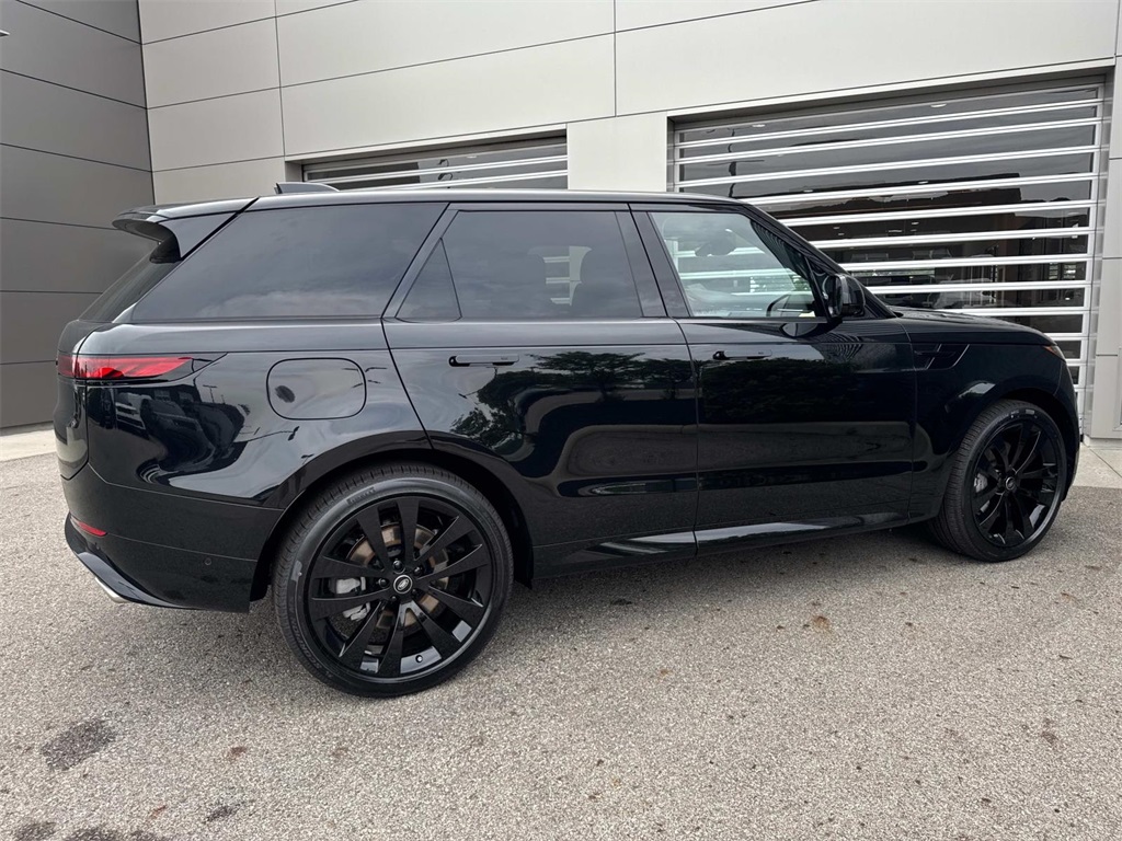 2025 Land Rover Range Rover Sport SE photo 6