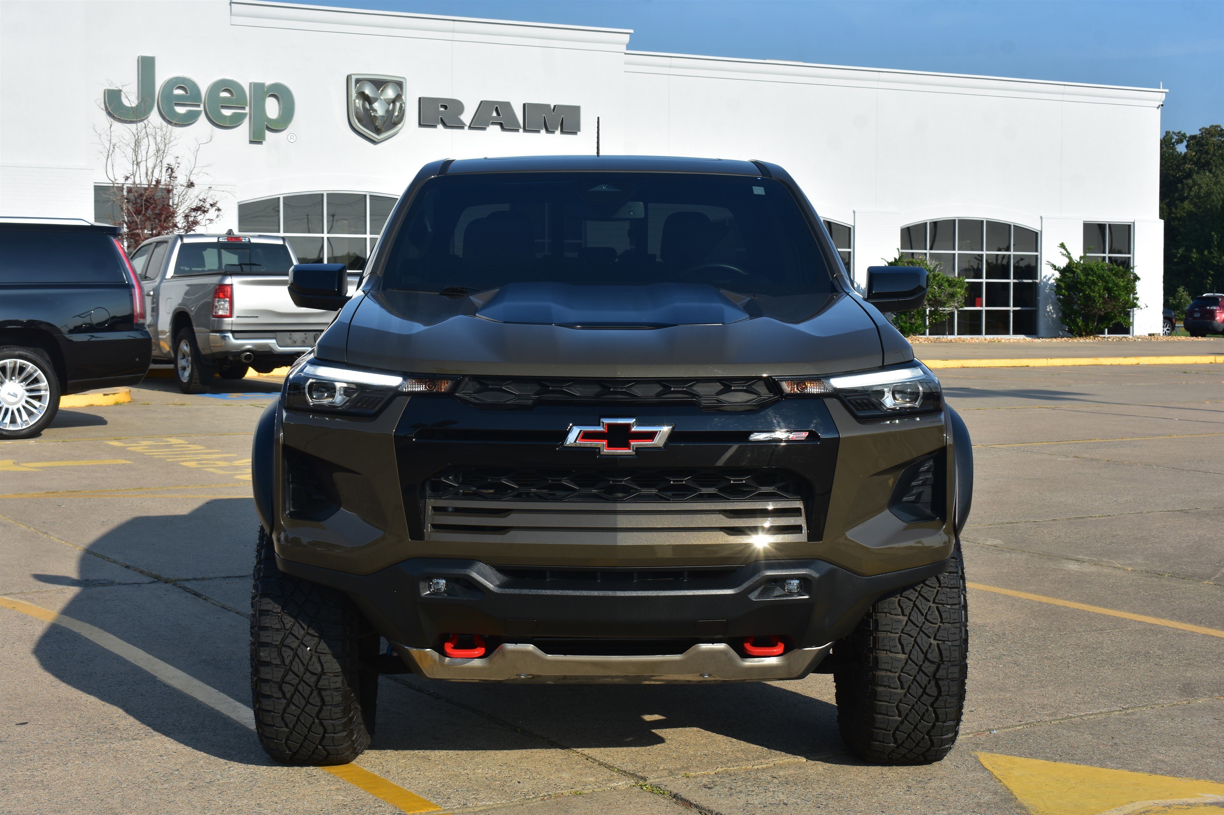 Used 2024 Chevrolet Colorado ZR2 with VIN 1GCPTFEK9R1127940 for sale in Little Rock