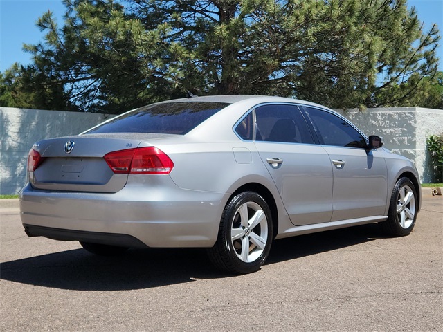 2013 Volkswagen Passat SE photo 3