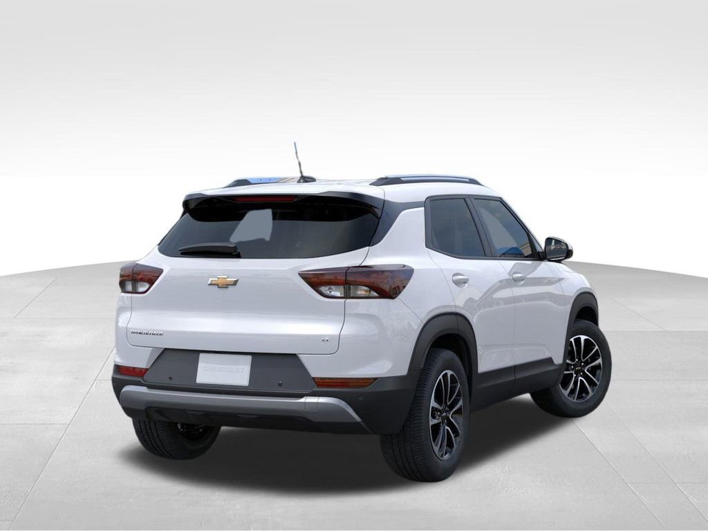 2026 Chevrolet Trailblazer LT photo 2