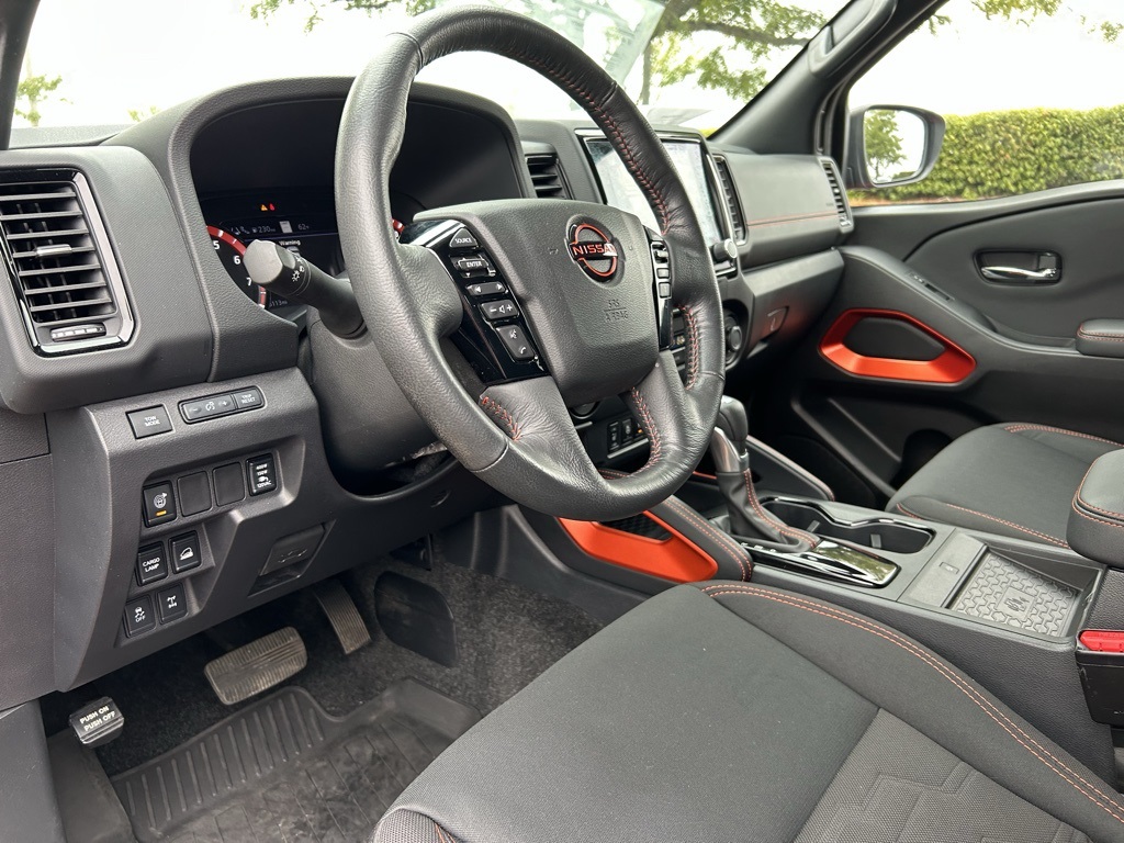 2022 Nissan Frontier PRO-4X photo 12