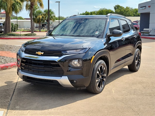 2023 Chevrolet Trailblazer LT photo 2