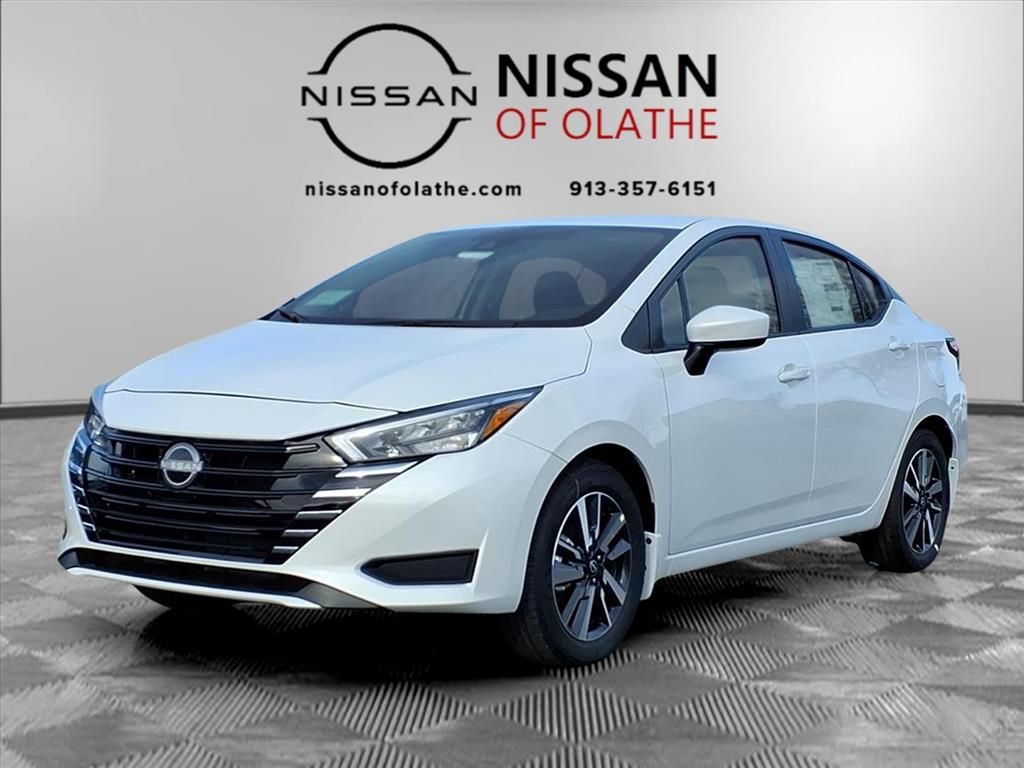 2025 Nissan Versa SV's photo