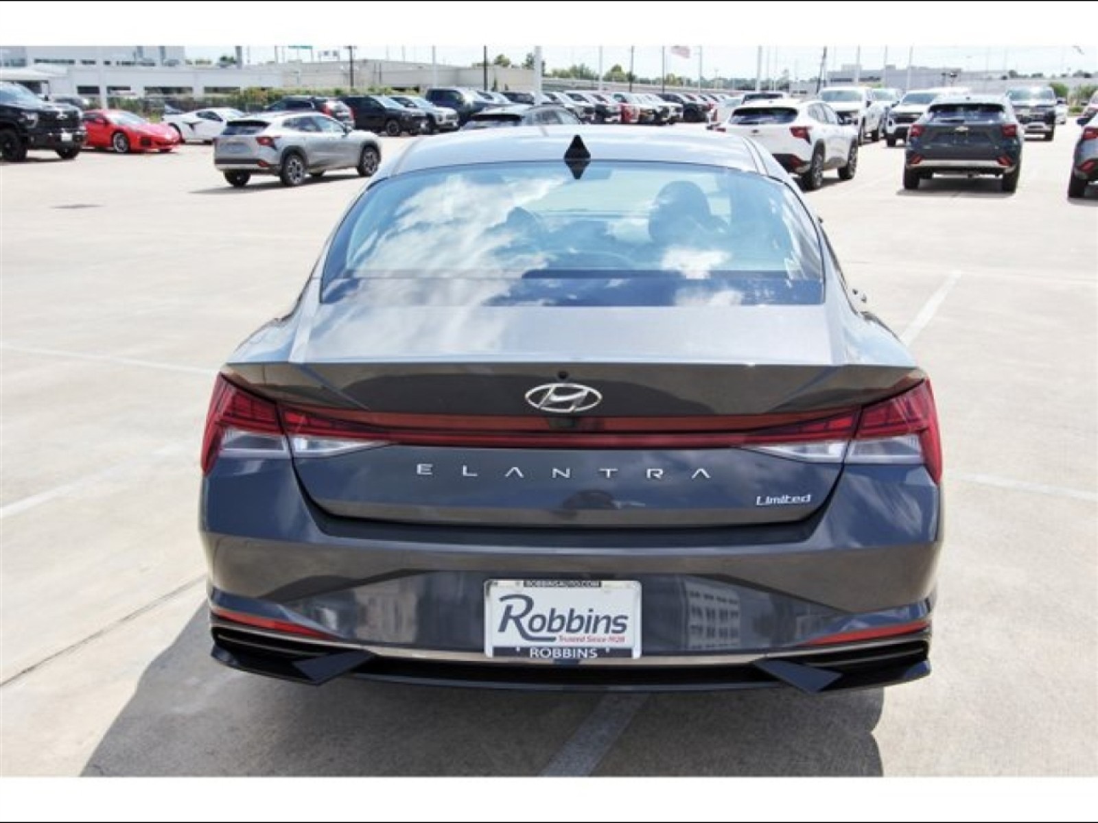 2023 Hyundai Elantra Limited - 4