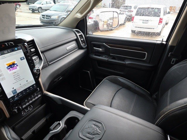 2022 Ram 2500 Laramie photo 25