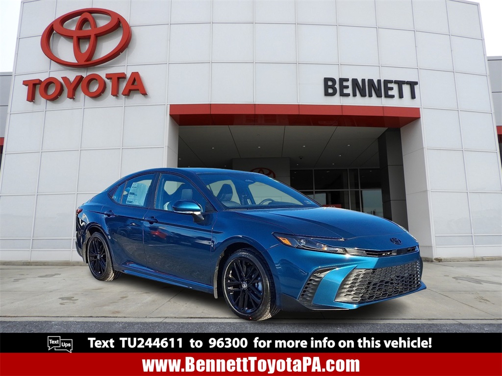 2026 Toyota Camry SE's photo