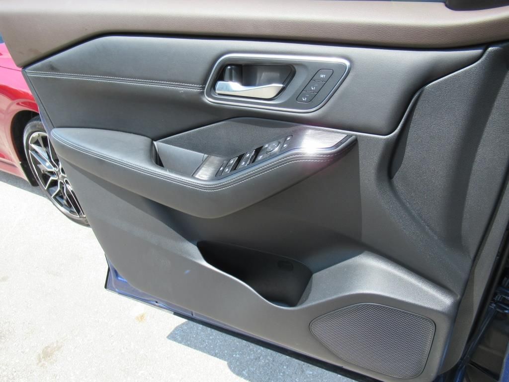 2023 Nissan Rogue Platinum photo 26