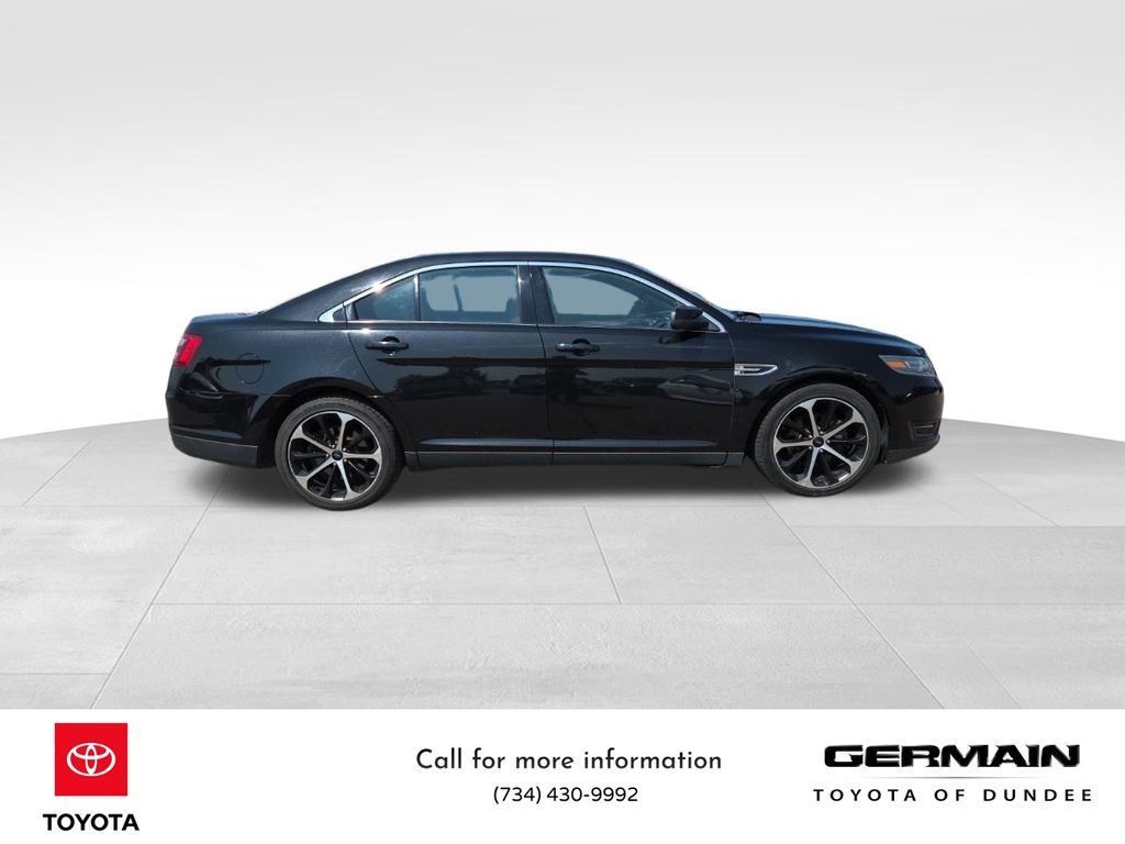 2015 Ford Taurus SEL photo 4