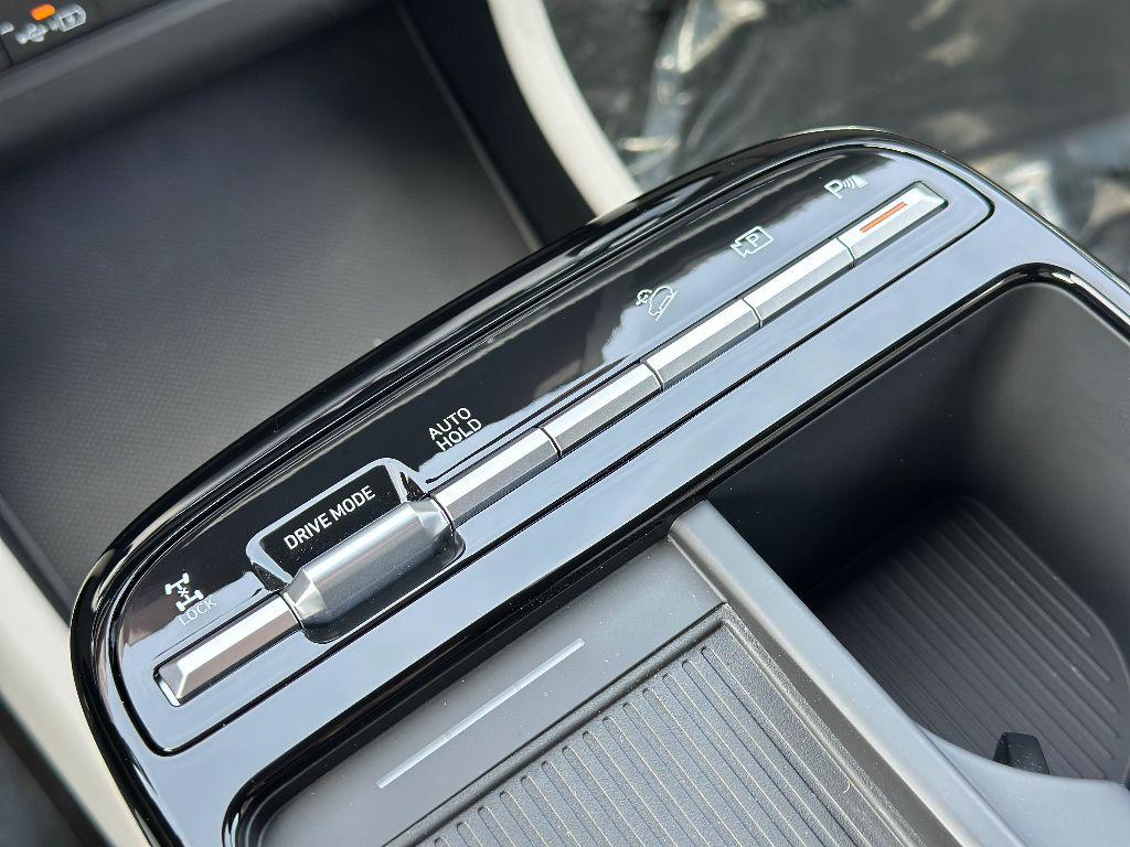 2025 Hyundai Tucson Hybrid Limited photo 13