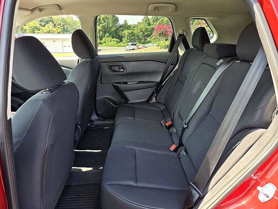 2025 Nissan Rogue S photo 2