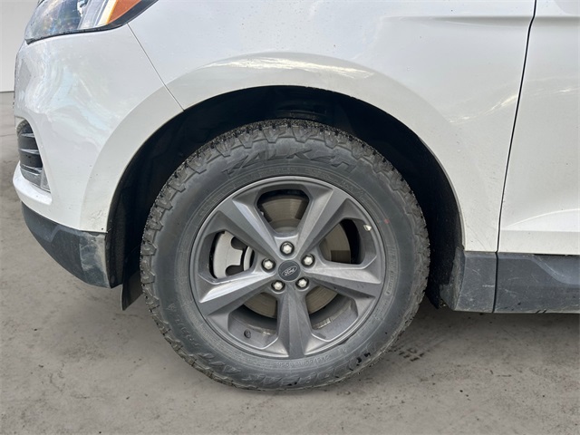 2024 Ford Edge SEL photo 14