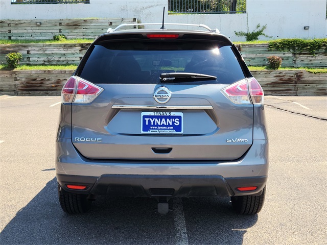 2015 Nissan Rogue SV photo 4