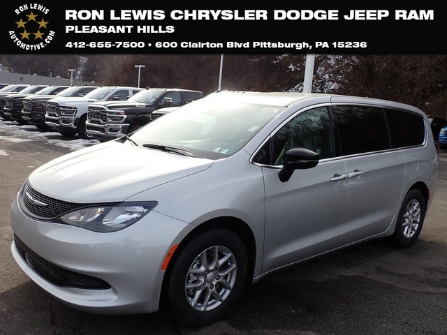 2026 Chrysler Voyager LX's photo