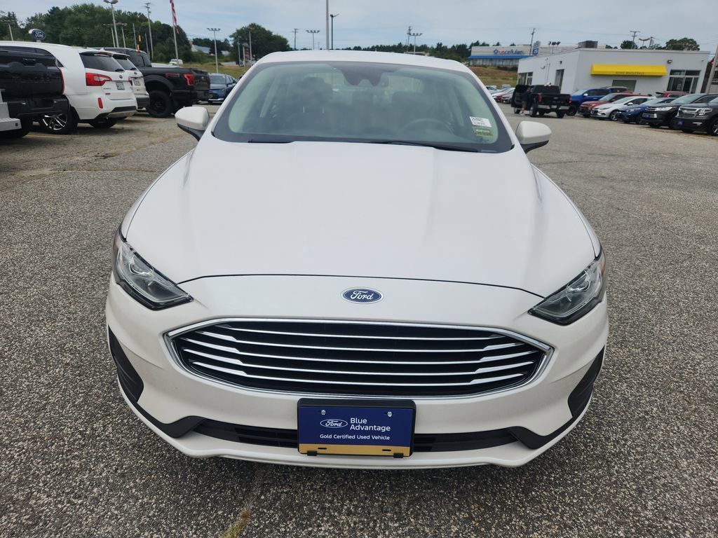 2020 Ford Fusion SE photo 2