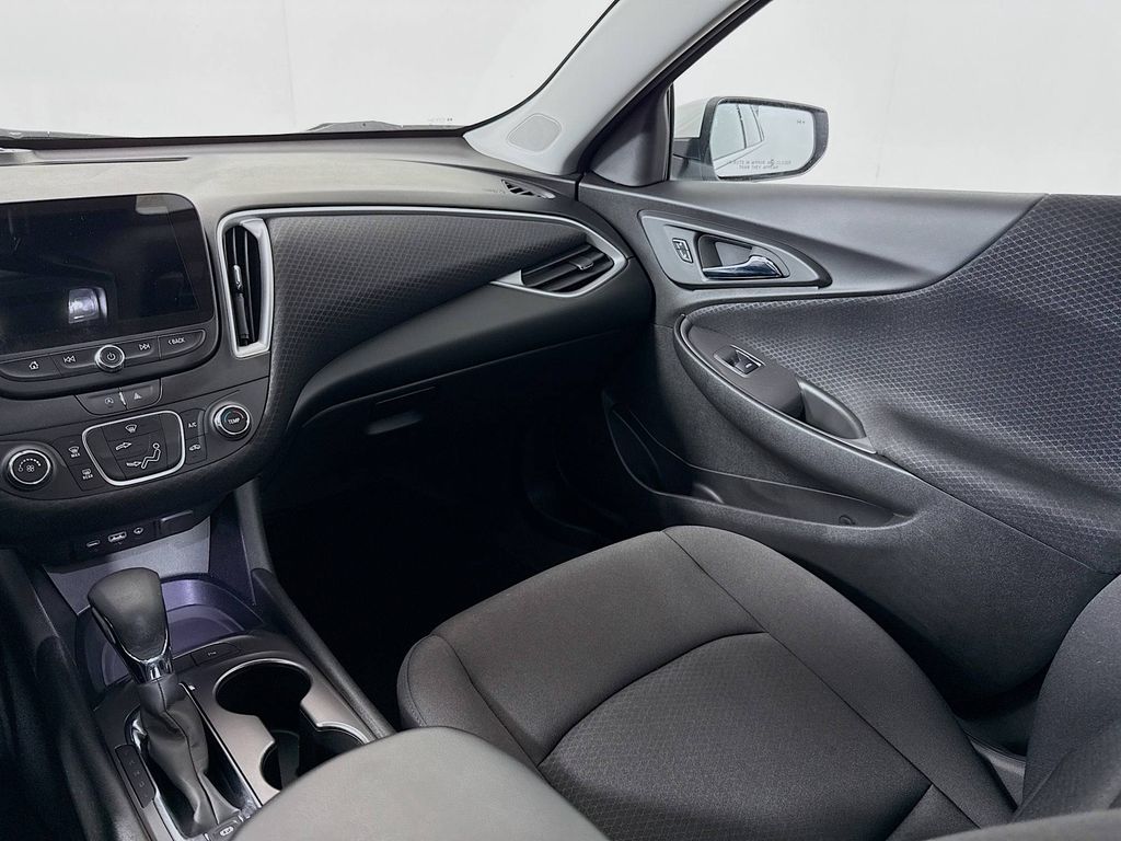 2024 Chevrolet Malibu LS photo 18