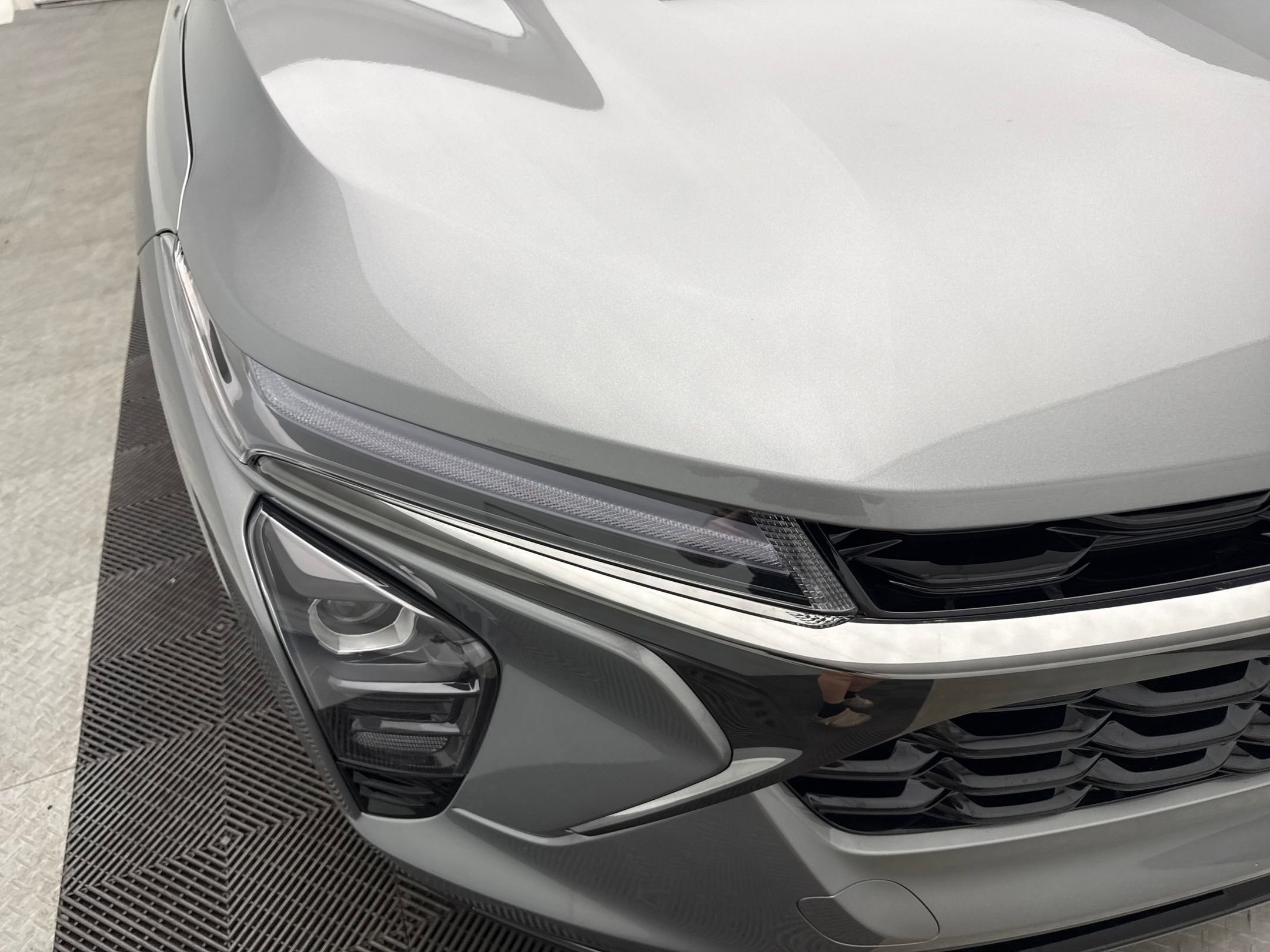 2025 Chevrolet Trax photo 9