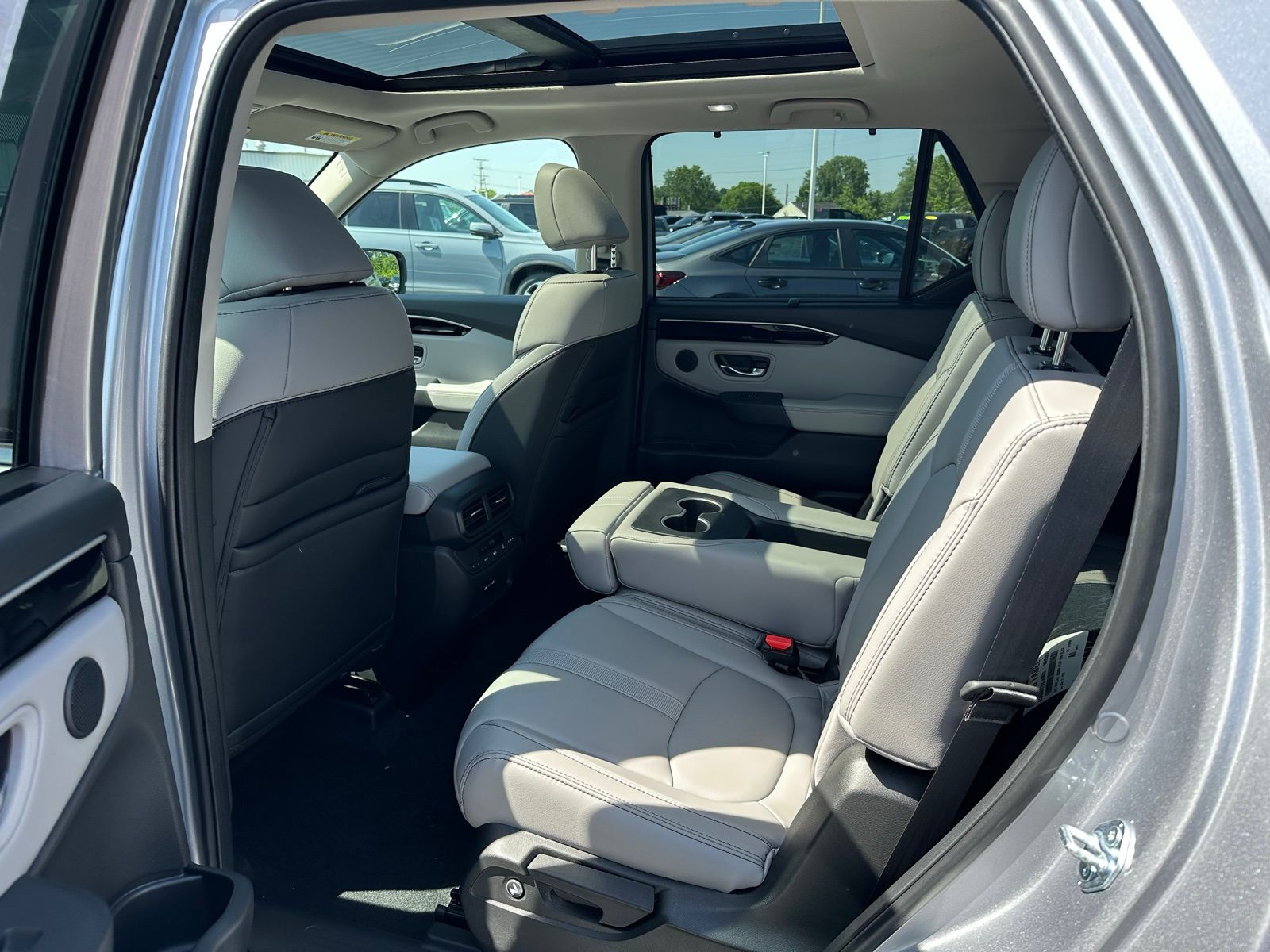 2025 Honda Pilot Touring photo 16