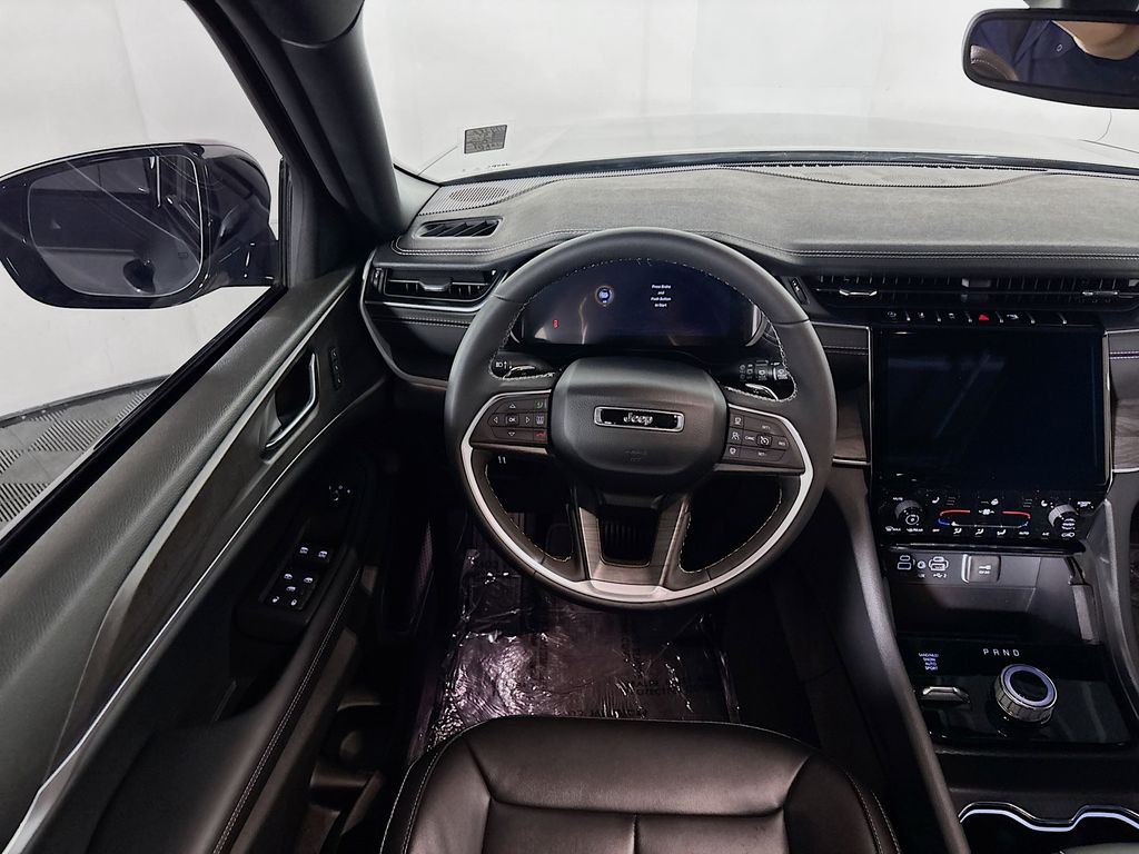 2024 Jeep Grand Cherokee Limited photo 12
