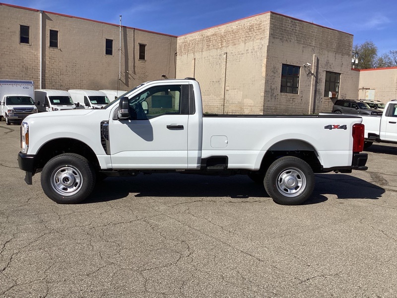 2025 Ford F-350 photo 4