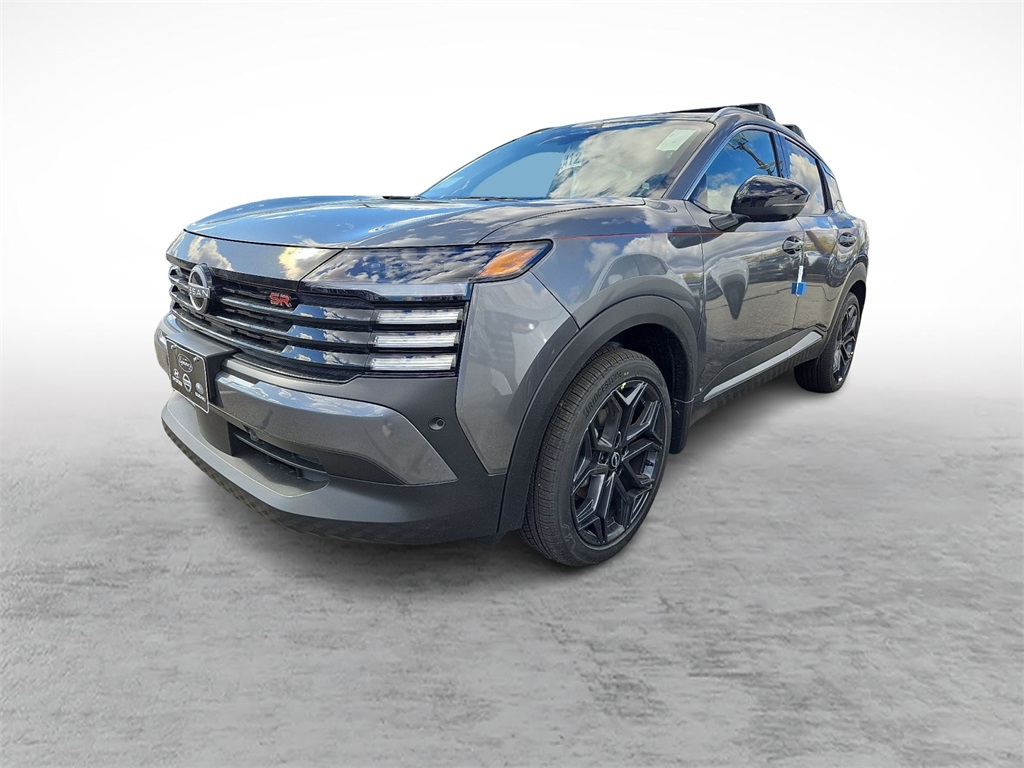 2026 Nissan Kicks SR photo 3