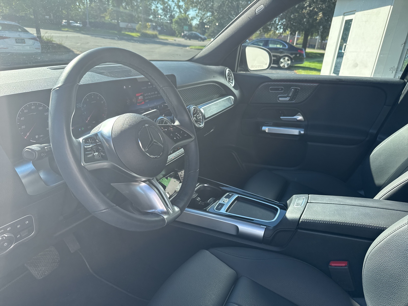 2025 Mercedes Benz GLB 250 4MATIC photo 7