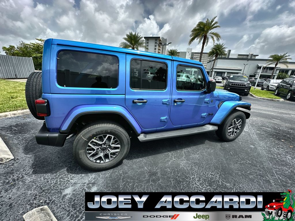2025 Jeep Wrangler Sahara photo 8