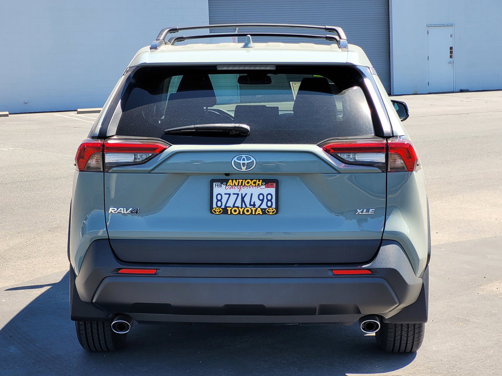 2022 Toyota RAV4 XLE photo 3