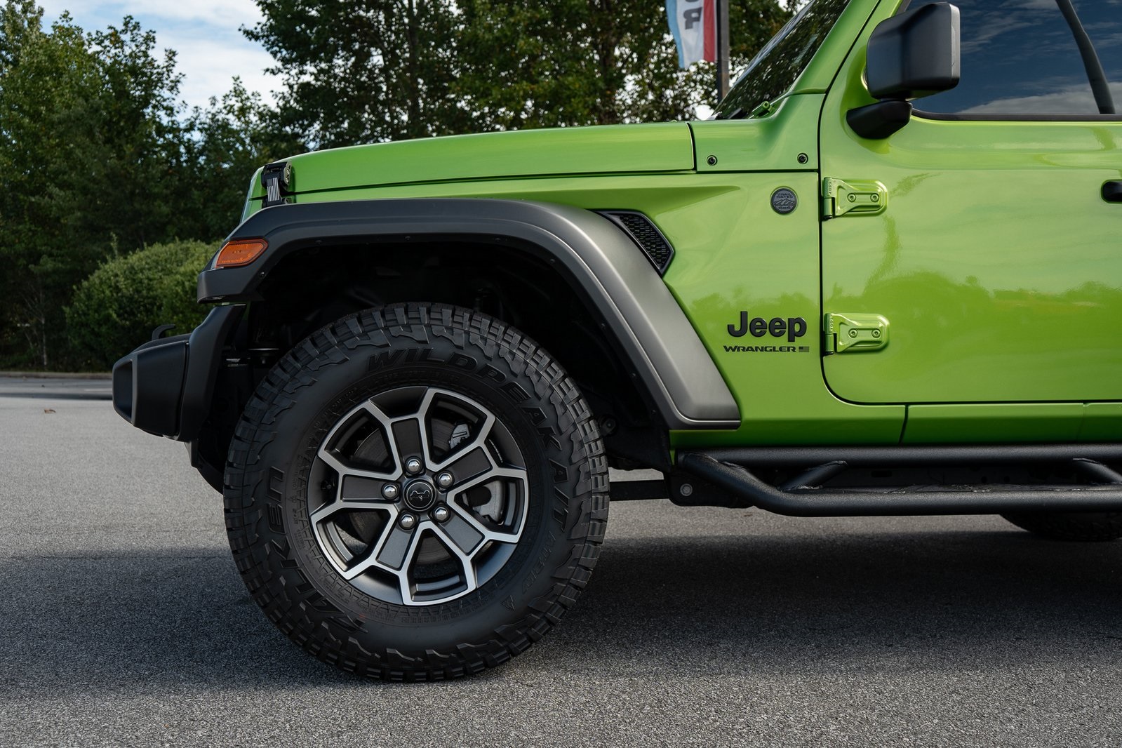 2025 Jeep Wrangler Sport S photo 4