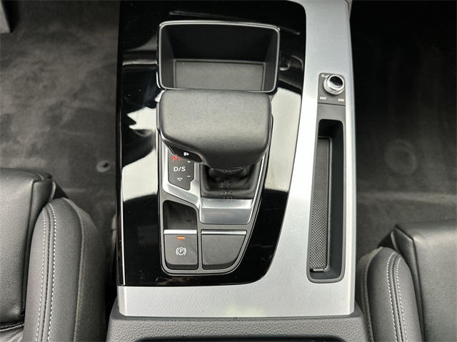2025 Audi Q5 45 S line Premium photo 11