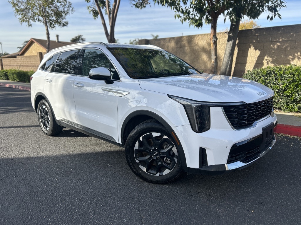 2024 Kia Sorento S's photo