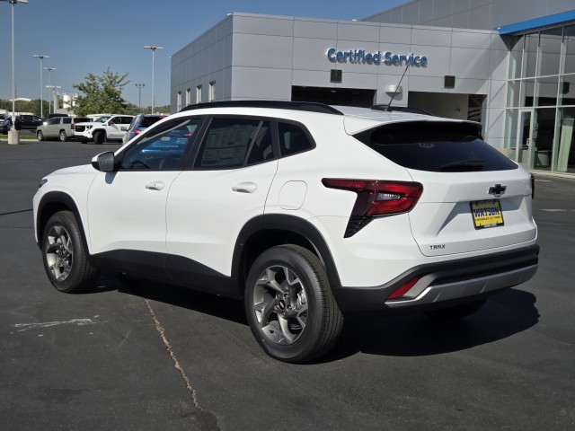 2026 Chevrolet Trax LT photo 6