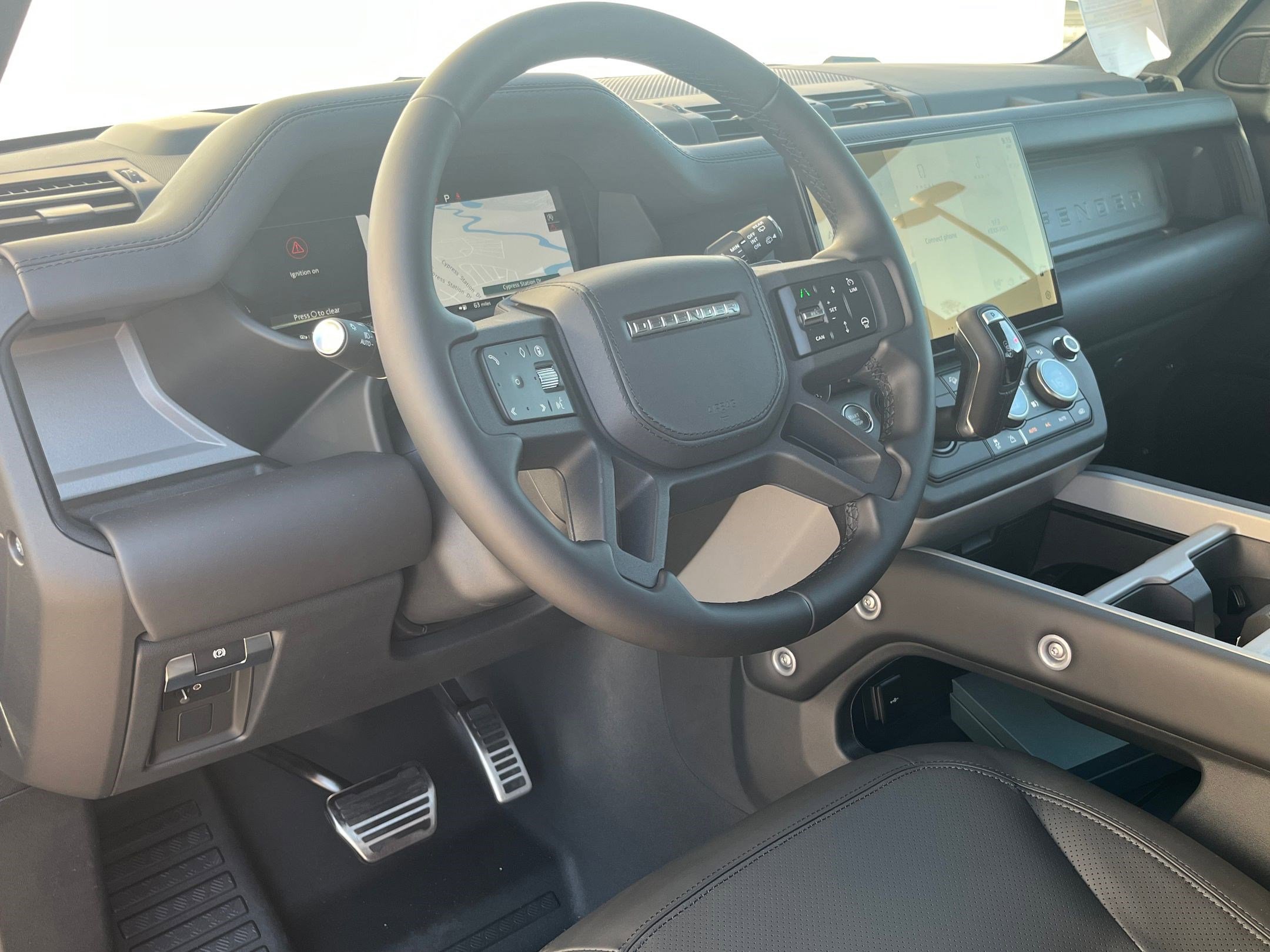 2026 Land Rover Defender 110 V8 photo 3