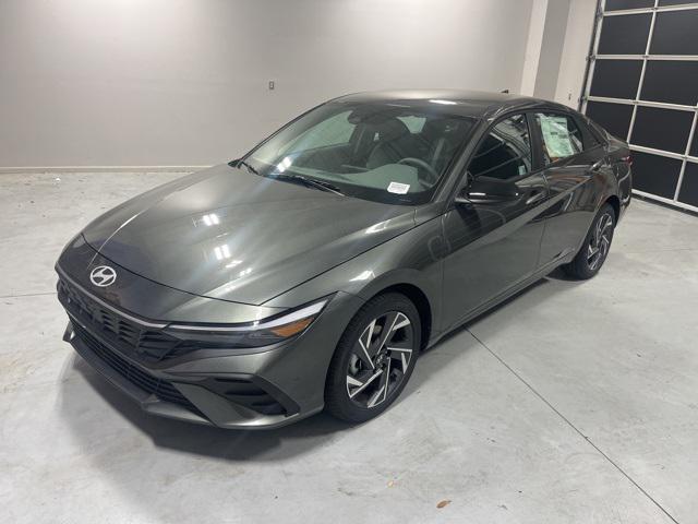 2025 Hyundai Elantra SEL Sport photo 3