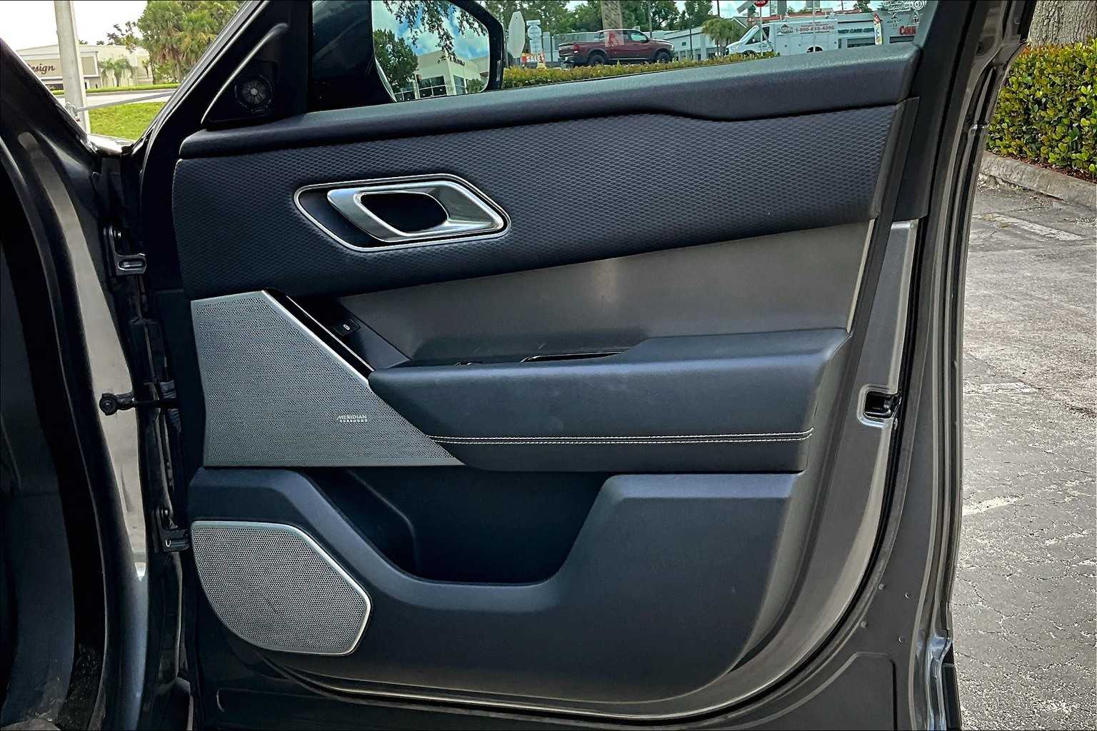 2018 Land Rover Range Rover Velar S photo 22