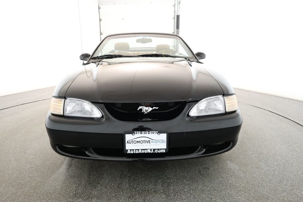 1994 Ford Mustang GT Convertible photo 2