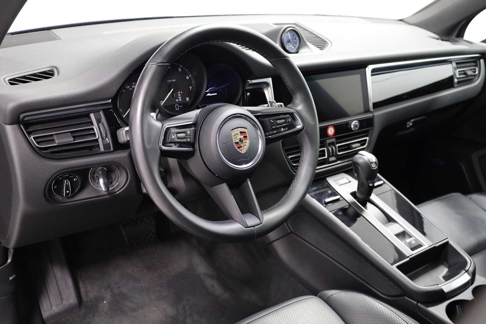 2022 Porsche Macan photo 4