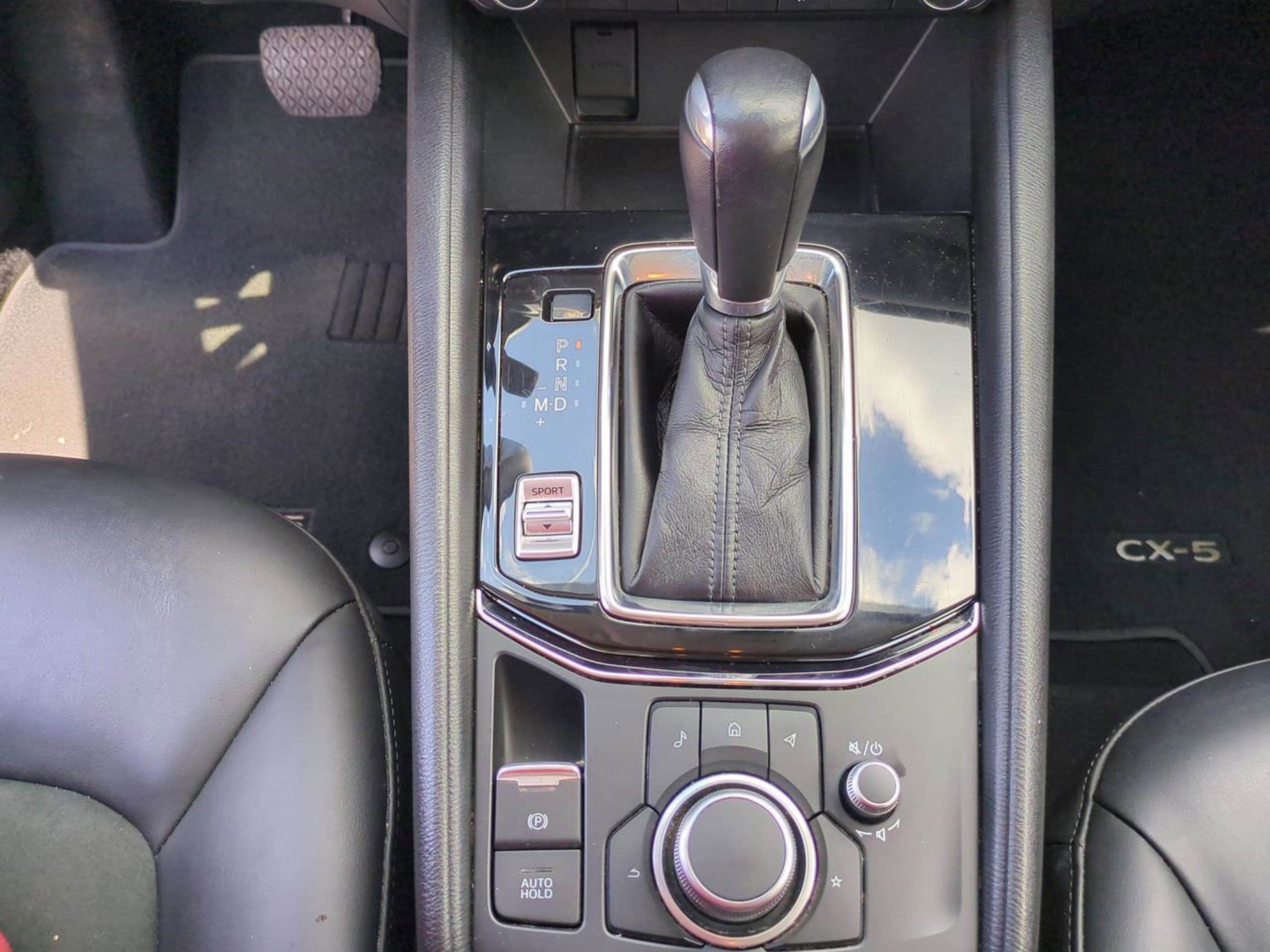 2021 Mazda CX-5 Touring photo 18