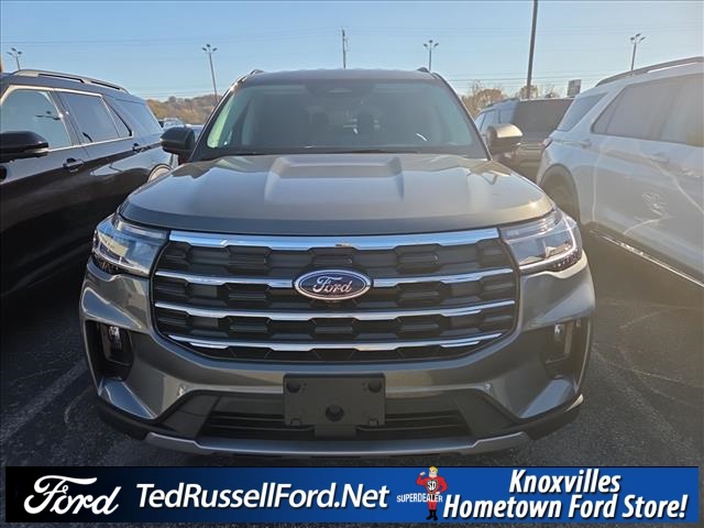 2026 Ford Explorer photo 2