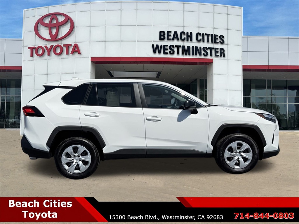 2025 Toyota RAV4 LE photo 12