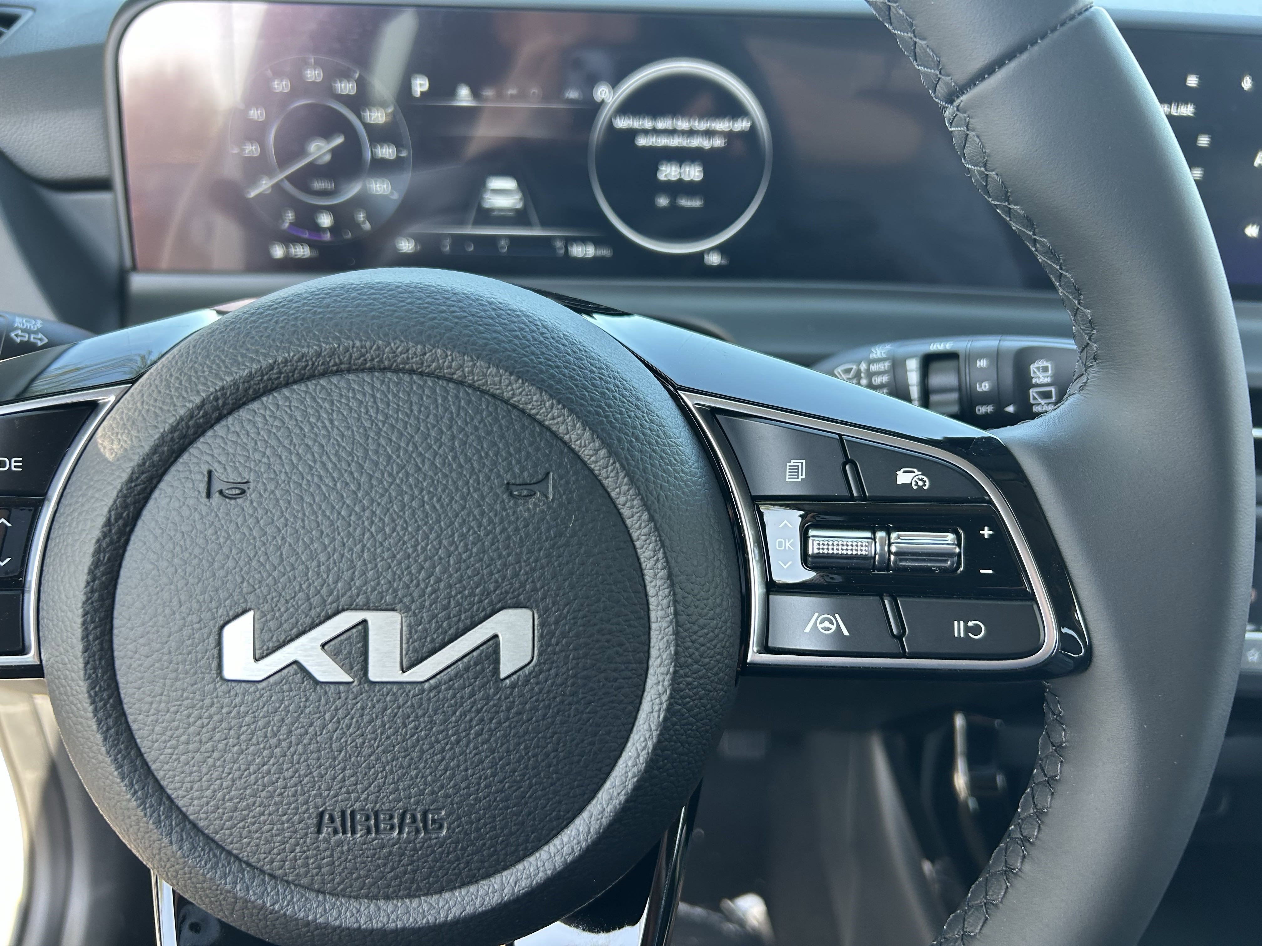 2025 Kia Seltos EX photo 8