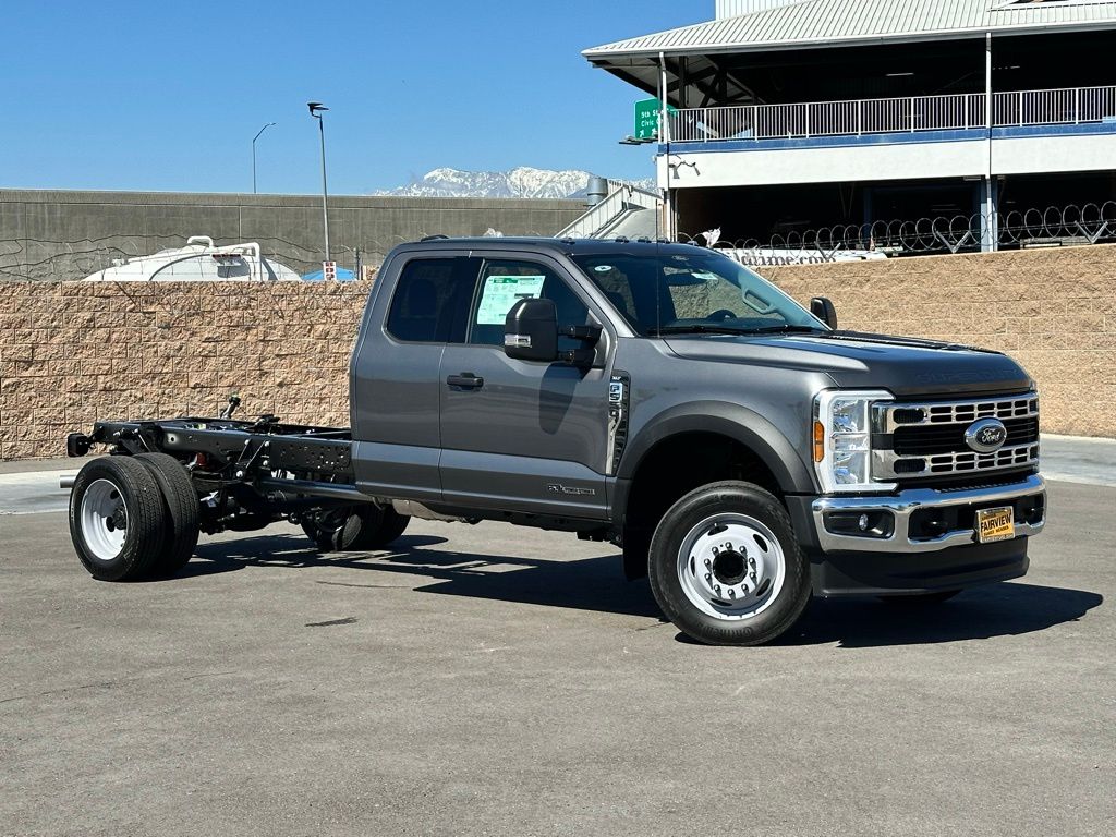 2025 Ford F-550 Super Duty Chassis Cab XLT's photo