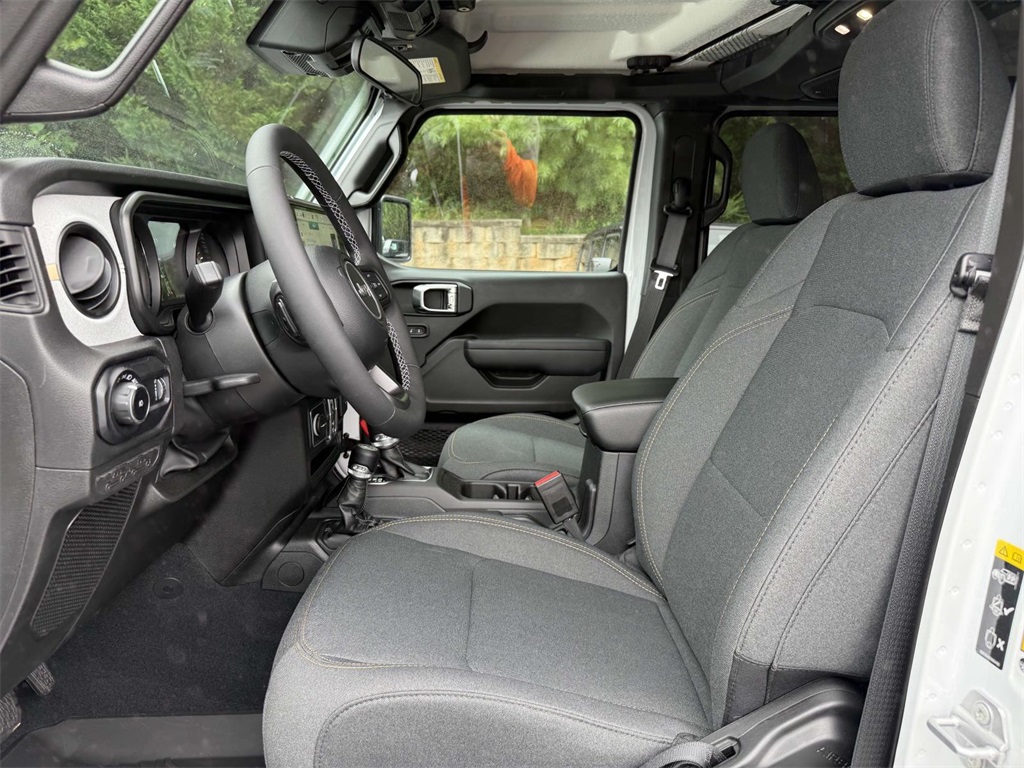 2025 Jeep Wrangler Sport S photo 13