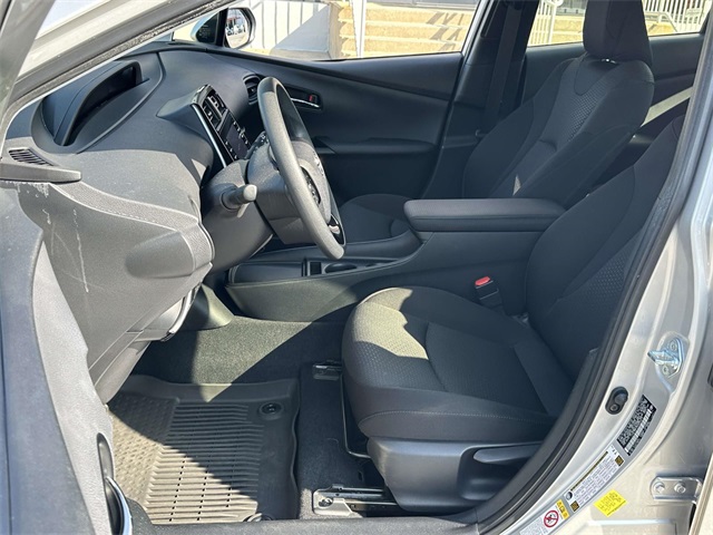 2022 Toyota Prius LE AWD-e photo 15