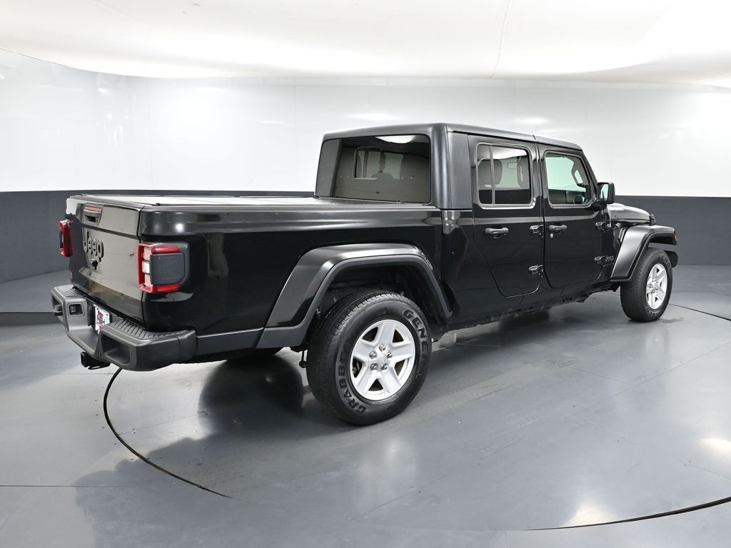 2021 Jeep Gladiator Sport photo 4