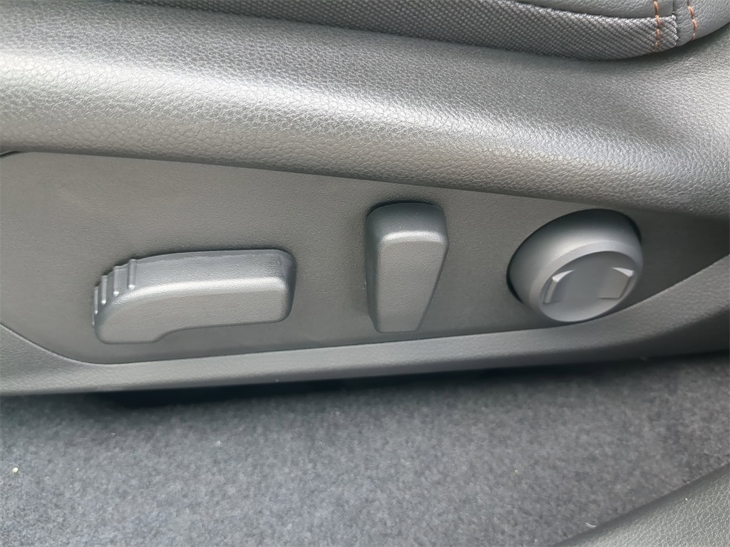 2025 Subaru Forester Touring photo 18